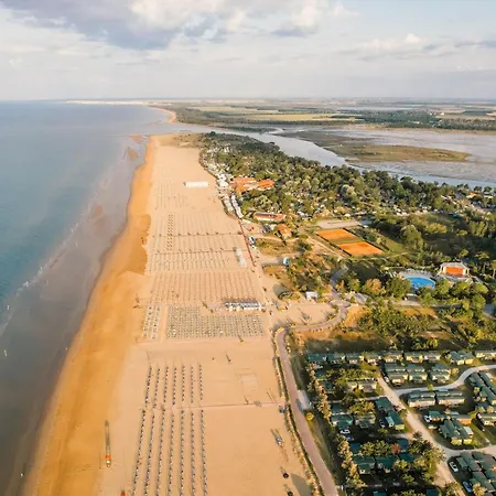 A Suitable Apartment In Bibione By Beahost Rentals شقة